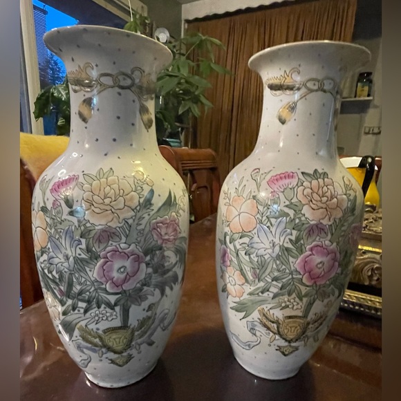 1 Chinoiserie Floral vase per price.No bundles. - Picture 1 of 16
